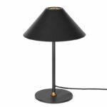 Halo Design Hygge Bordlampe Ø24 Graphite Black – tidløst dansk design