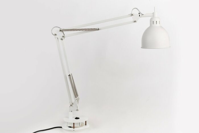Frandsen Job Bordlampe Hvid