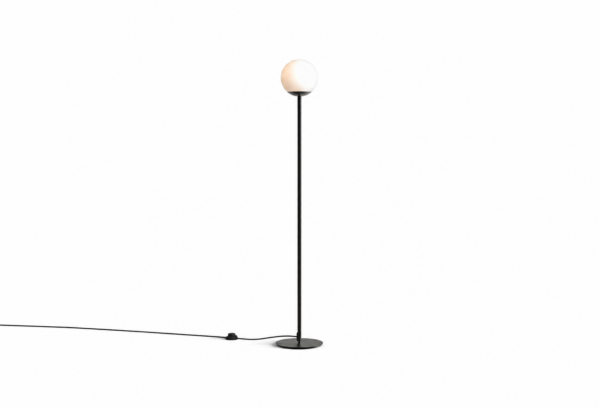 Frandsen Globe Gulvlampe i Opalglas – Eksklusiv Designerlampe med Elegant Nordisk Design